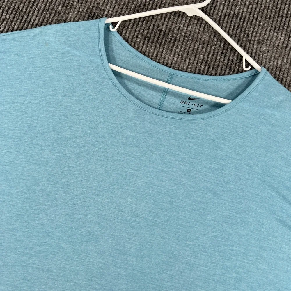 Nike Shirt Womens Size 1X Blue Short Sleeve Crew Yoga Training Workout Casual